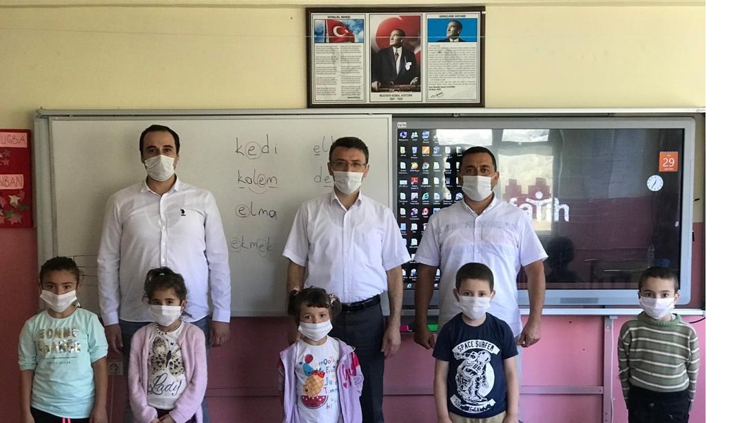 İlçe Milli Eğitim Müdürümüz Ömer KARAKAYALI İlçemiz Yeniköy 125. Yıl İlkokulunu Ziyaret Etti.