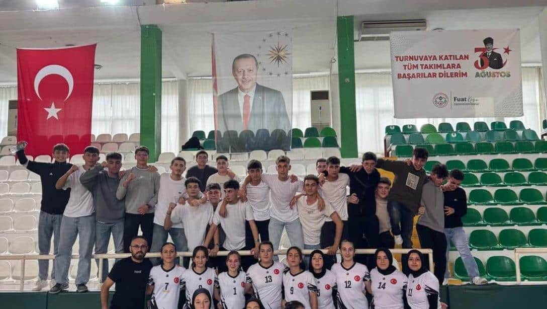 İLÇEMİZ ŞEHİT MURAT ŞAHİN ANADOLU İMAM HATİP LİSESİ FEN VE SOSYAL BİLİMLER PROJE OKULU KIZ VOLEYBOL TAKIMI OKUL SPORLARI KAPSAMINDA GİRESUN İL İKİNCİSİ OLDU