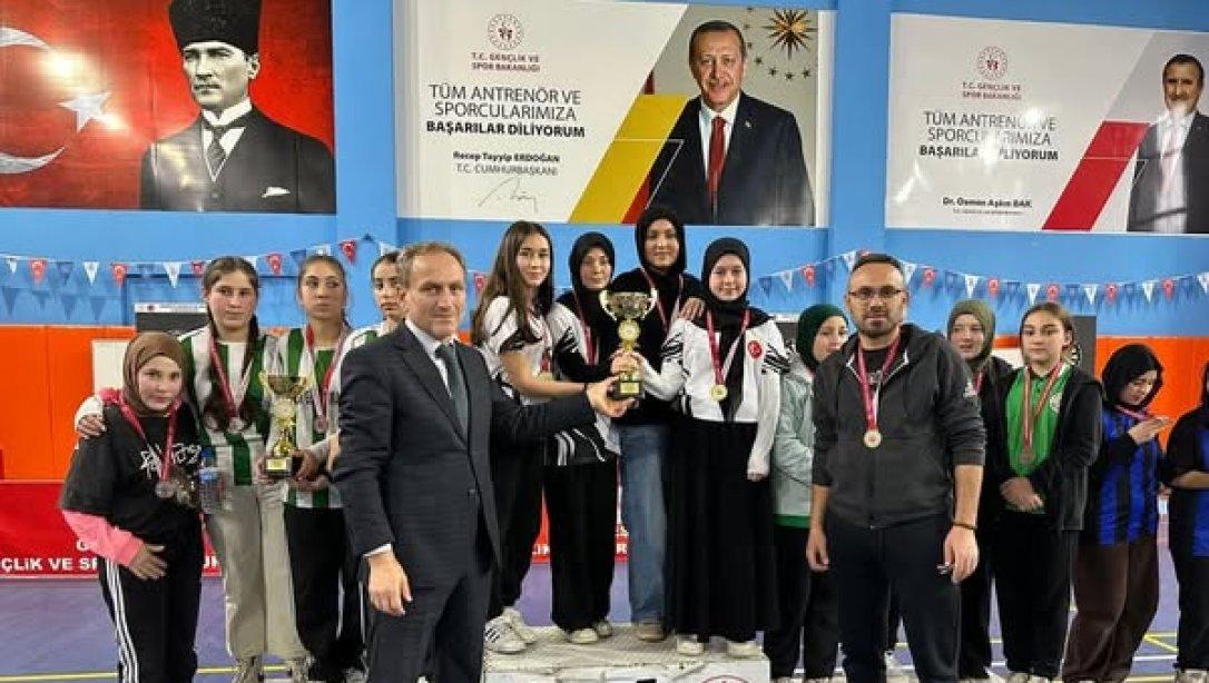 OKUL SPORLARI DART YILDIZ KIZLAR KATEGORİSİNDE İLÇEMİZ ŞEHİT MURAT ŞAHİN ANADOLU İMAM HATİP LİSESİ TAKIMI GİRESUN İL  ŞAMPİYONU OLDU 